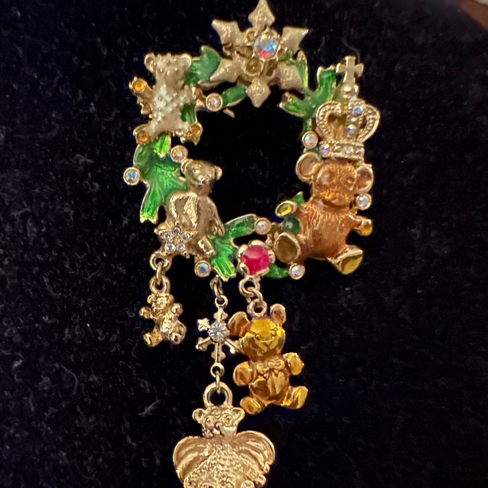 Vintage Kirks Folly Teddy Bear Christmas Wreath Brooch